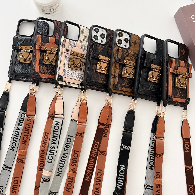 Capa luxuosa marrom com corrente crossbody para iPhone