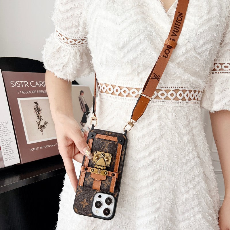 Capa luxuosa marrom com corrente crossbody para iPhone
