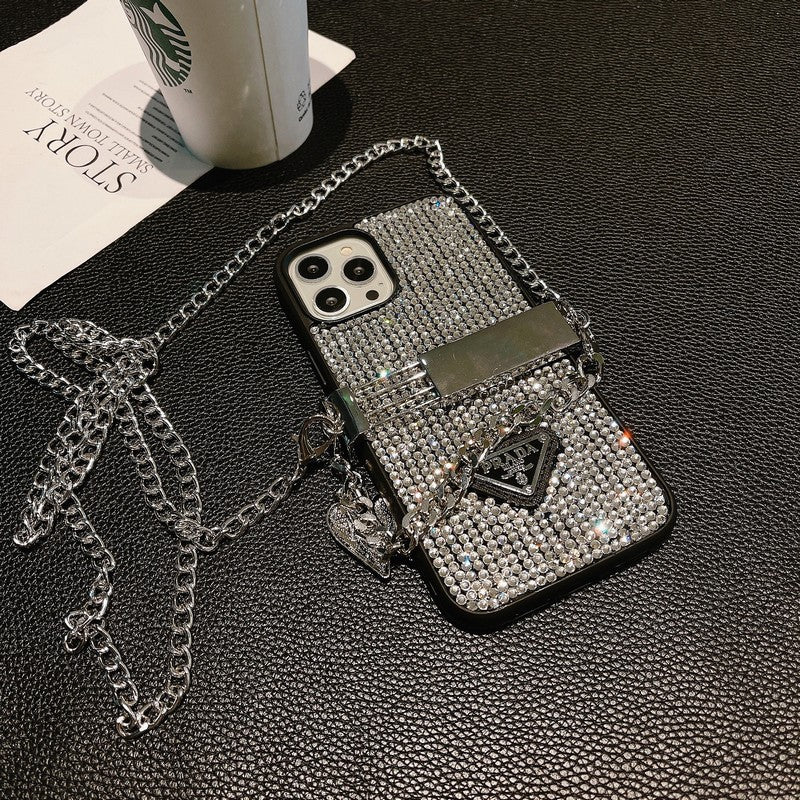 Capa luxuosa para iPhone com corrente crossbody de diamante