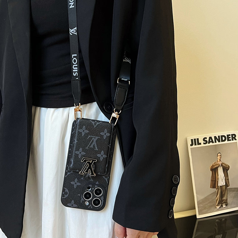 Coque et skin iPhone de luxe avec chaîne de sac à cartes noire