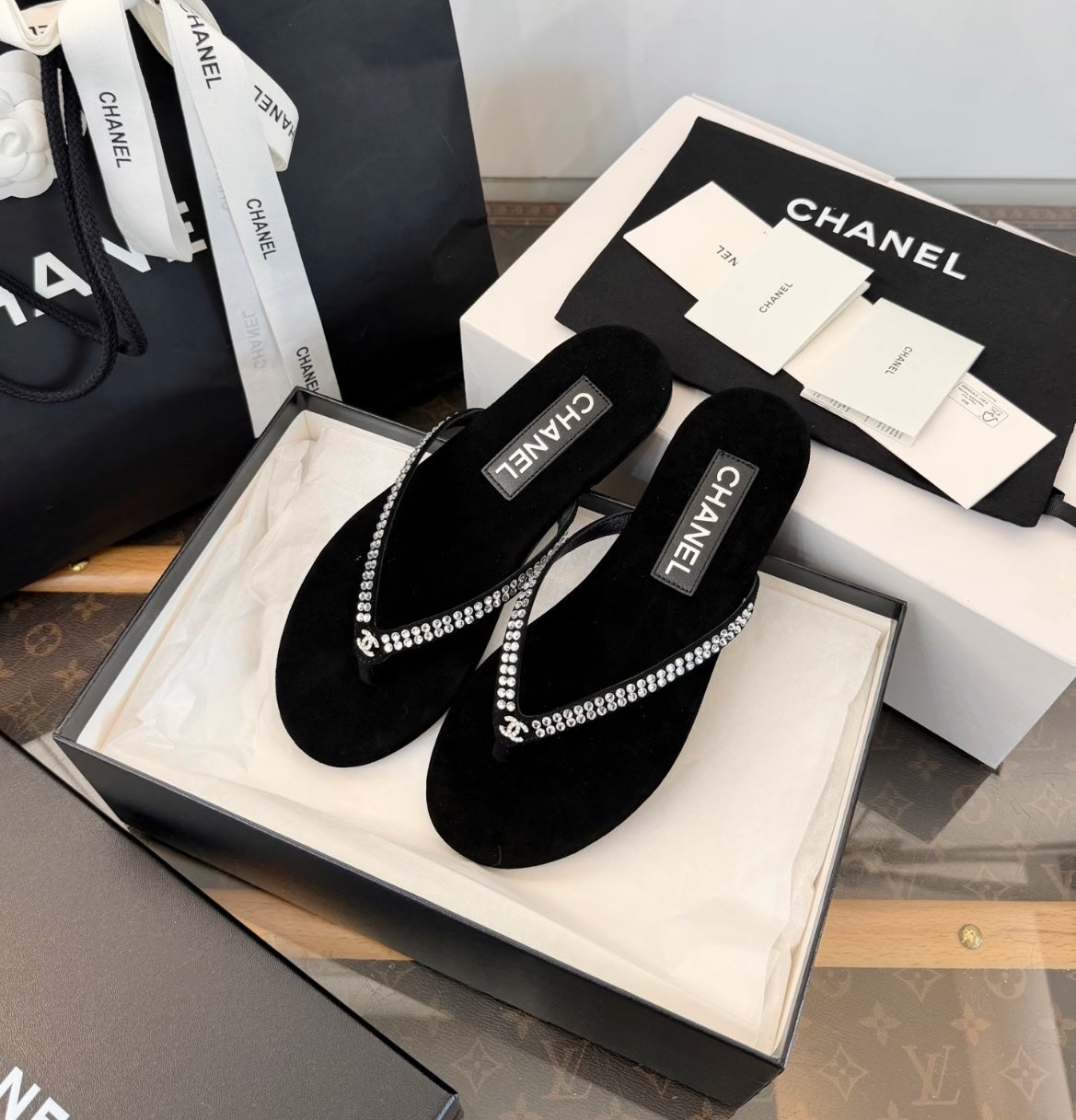 👡 Tyylikäs &  Mukavat litteät varvassandaalit