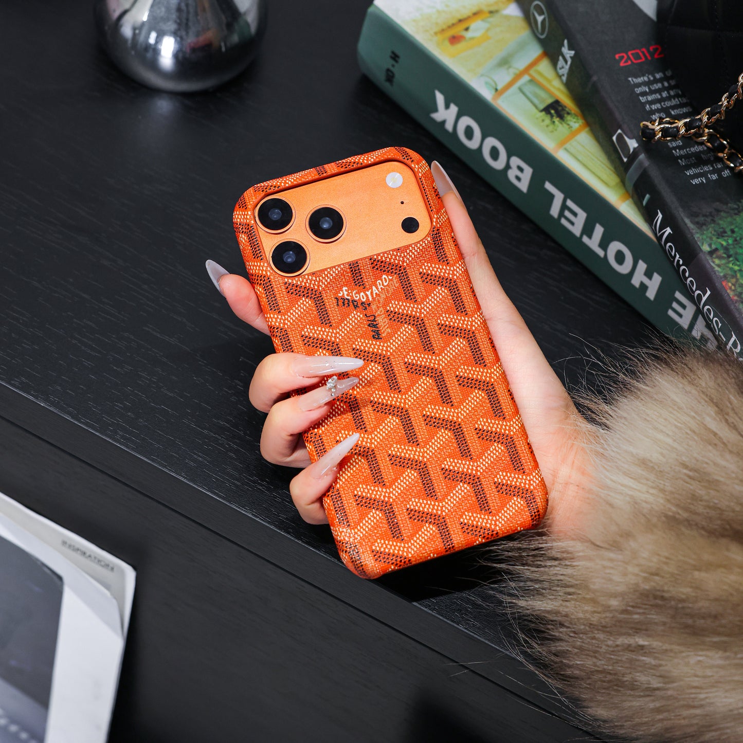 Luxus texturált narancssárga iPhone-tok – Ütésálló, stílusos védőburkolat