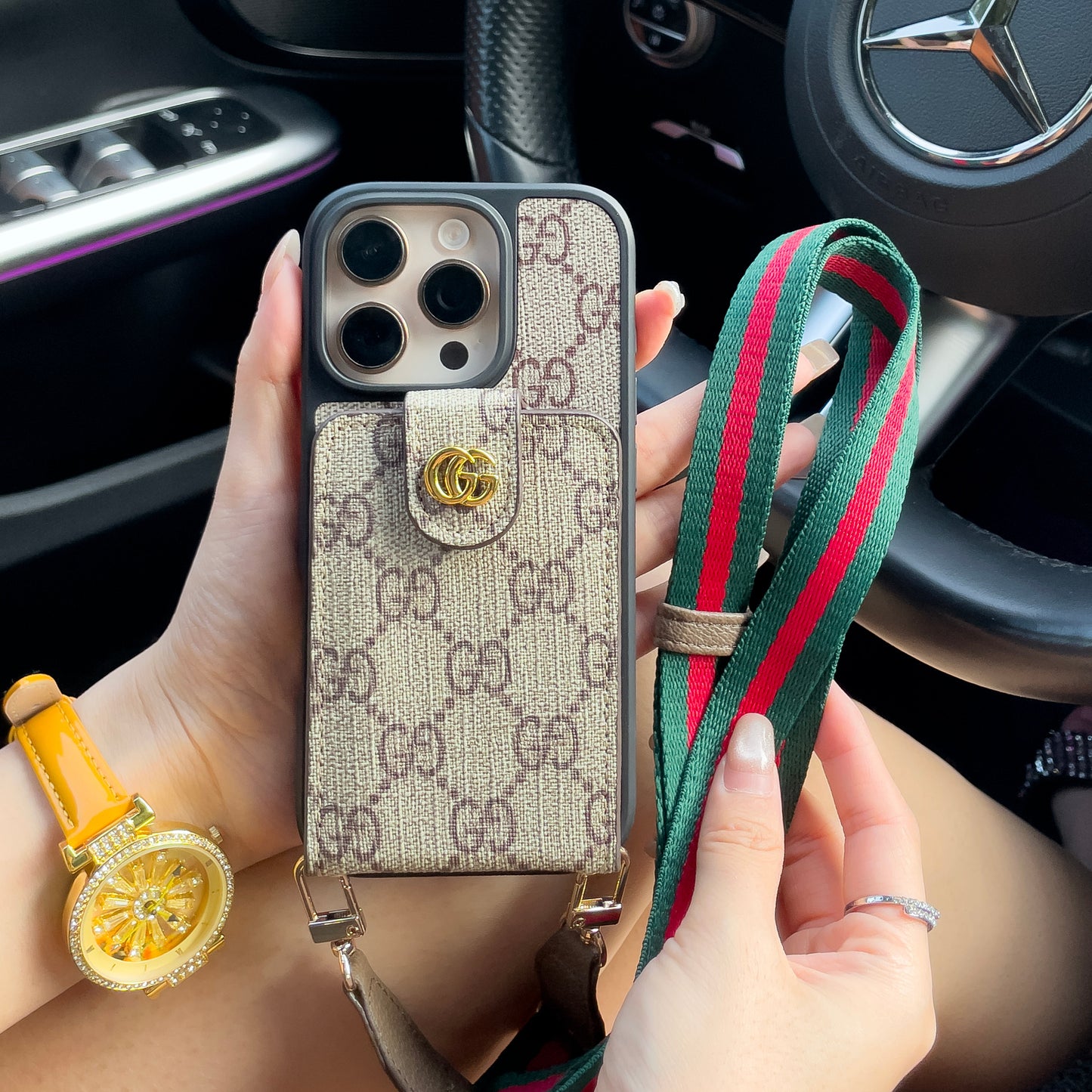 Ylellinen Crossbody iPhone -kuori korttipidikkeellä & hihnalla
