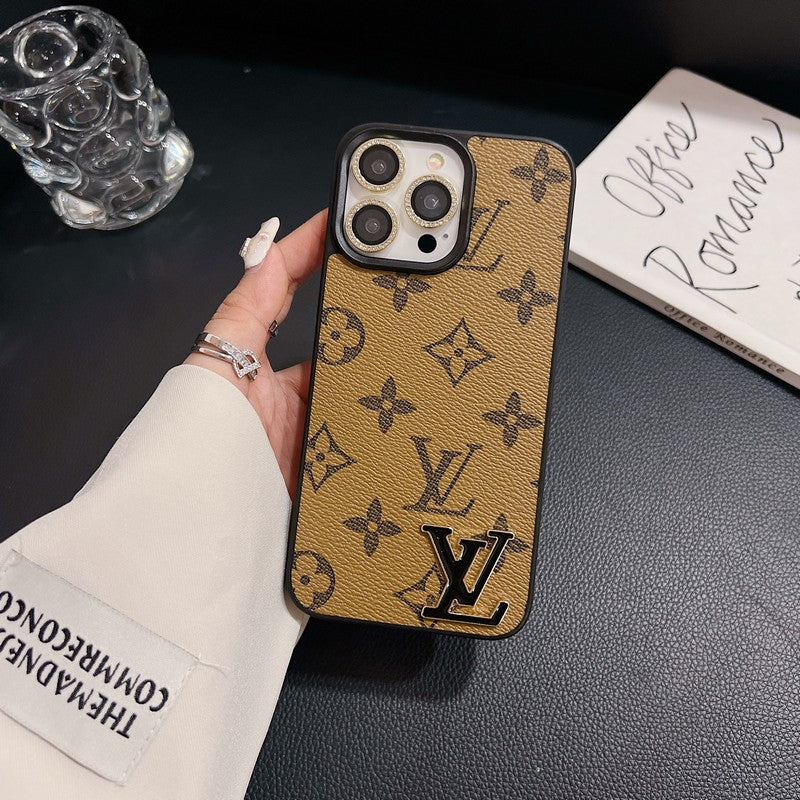 Capa luxuosa de couro com logotipo preto para iPhone
