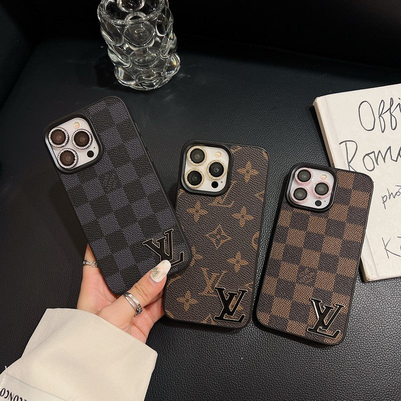 Capa luxuosa de couro com logotipo preto para iPhone