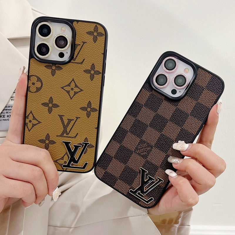 Capa luxuosa de couro com logotipo preto para iPhone