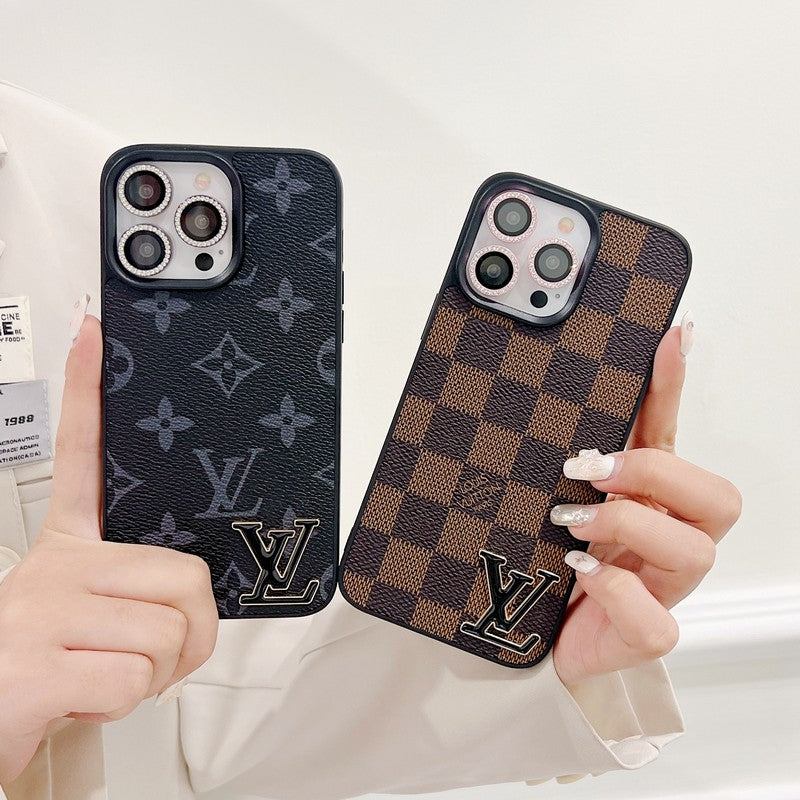 Capa luxuosa de couro com logotipo preto para iPhone