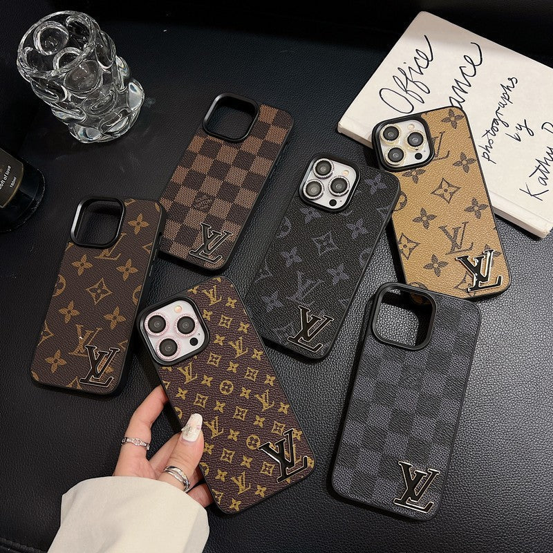 Capa luxuosa de couro com logotipo preto para iPhone