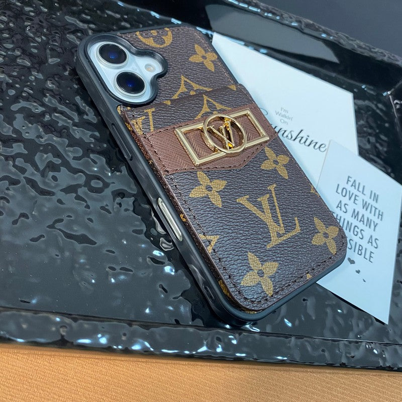 Funda de iPhone con logo dorado y tarjetero de lujo