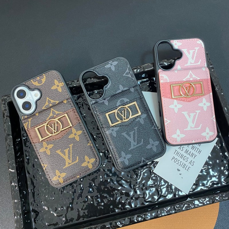 Funda de iPhone con logo dorado y tarjetero de lujo