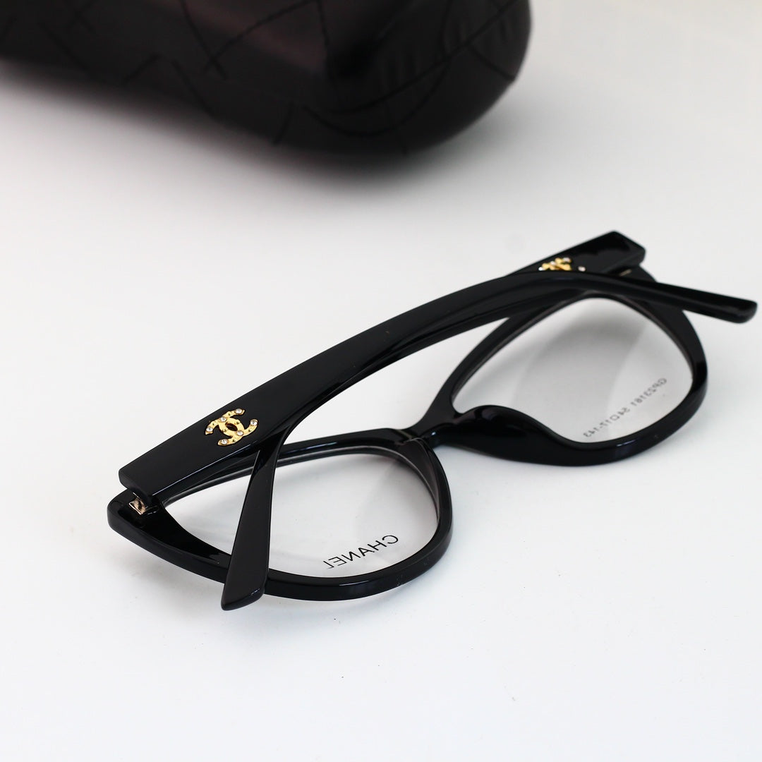 Gafas de ojos de gato de colores a juego
