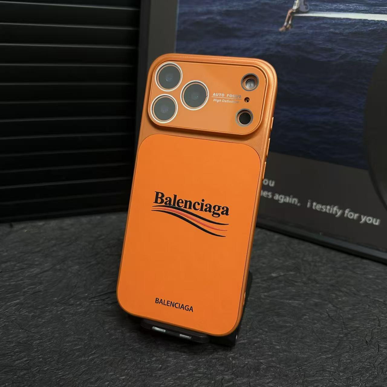 Balenciaga ihlette matt védő iPhone-tok teljes lencsevédelemmel