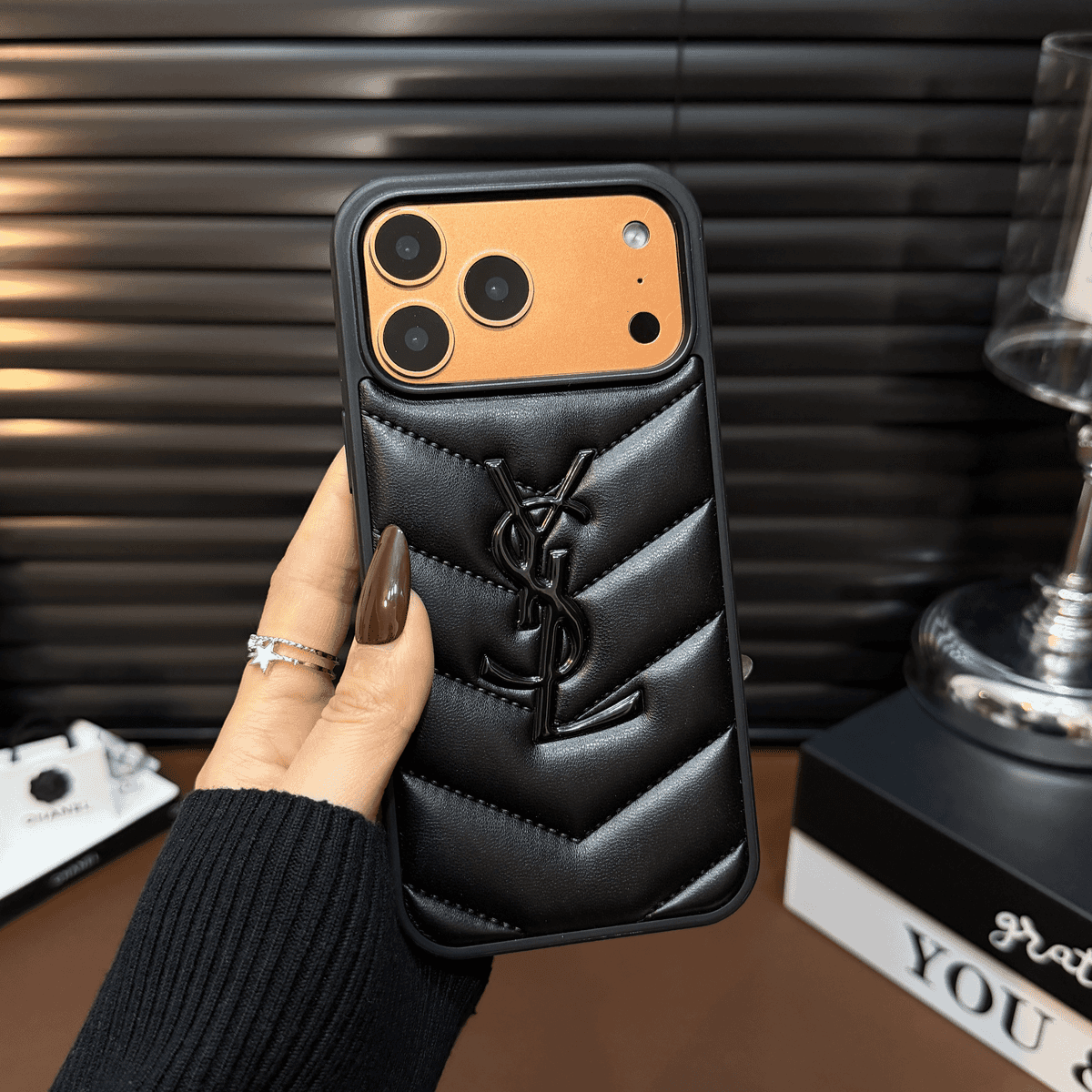 Cás iPhone Leathar Só Cuilteáilte - Clúdach Cosanta caol Shockproof
