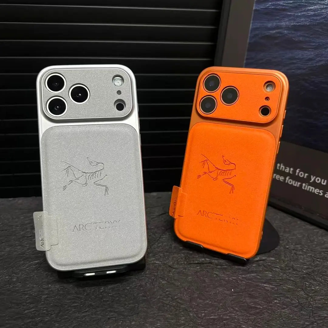 Capa luxuosa para iPhone ao ar livre