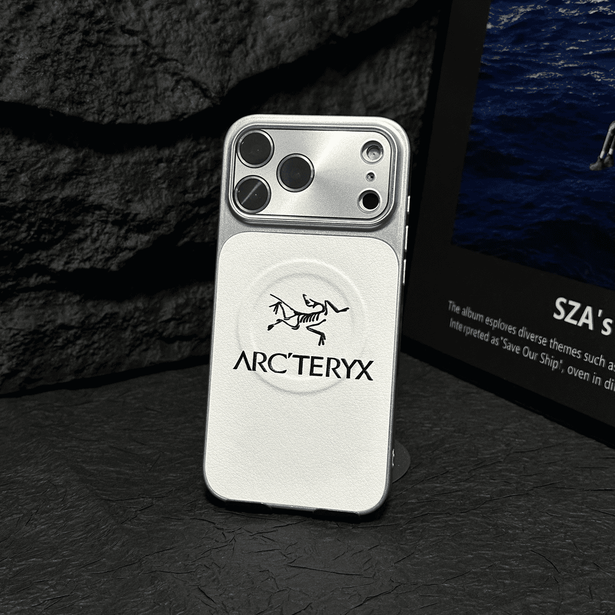 Cás iPhone Leathar MagSafe – Grip Maighnéadach & Cosaint Iomlán