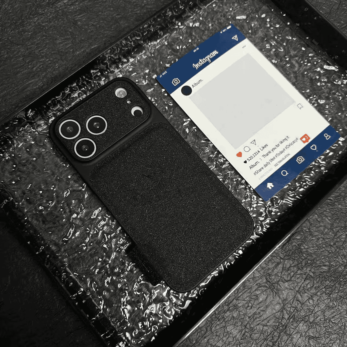 Capa luxuosa para iPhone ao ar livre