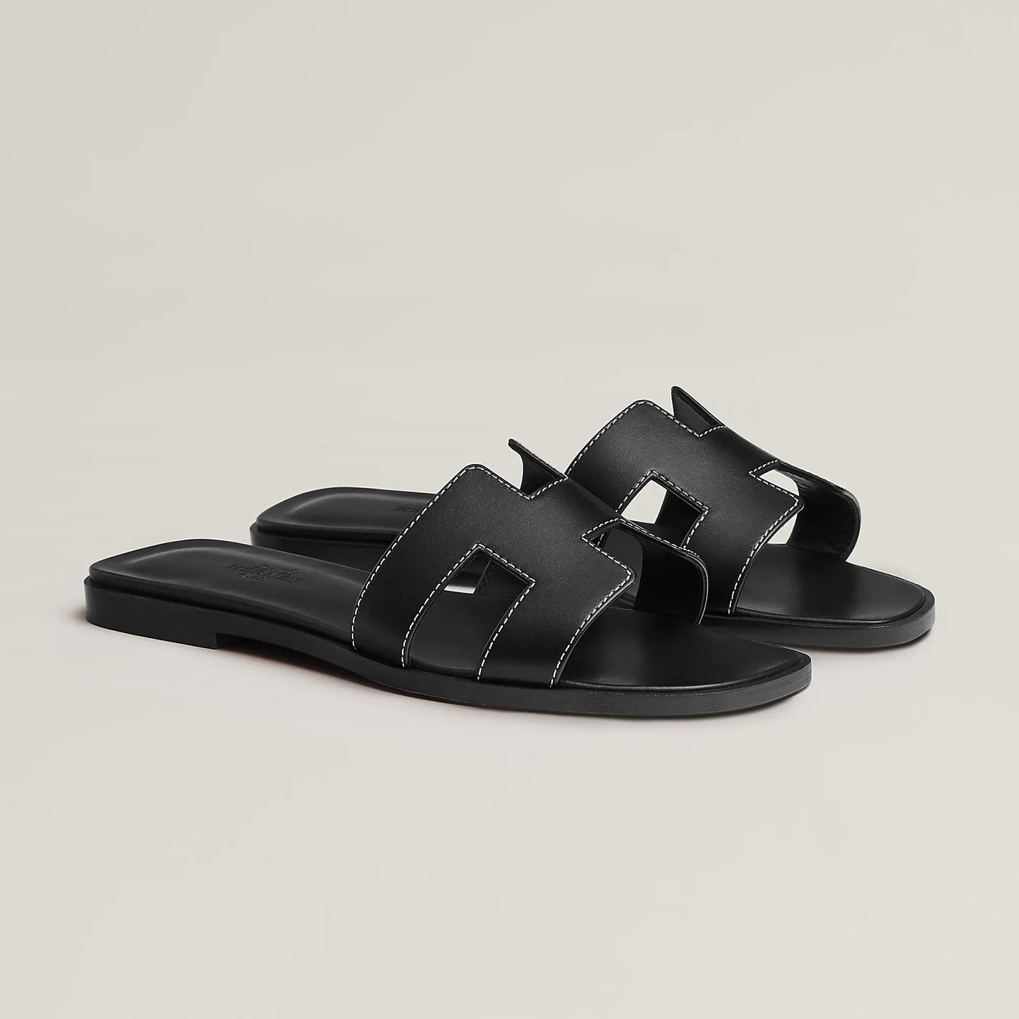 Minimal Dobbel H Logo Slides – Minimal Chic Sandaler