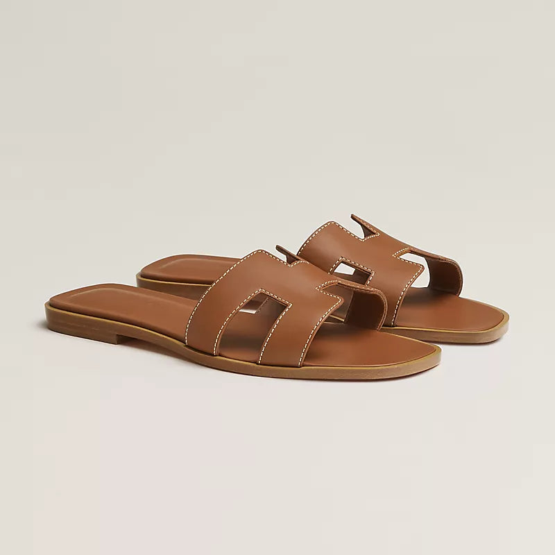 Minimal Dobbel H Logo Slides – Minimal Chic Sandaler