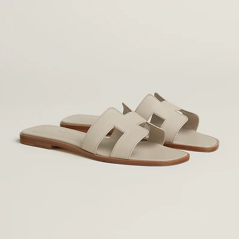 Minimal Dobbel H Logo Slides – Minimal Chic Sandaler