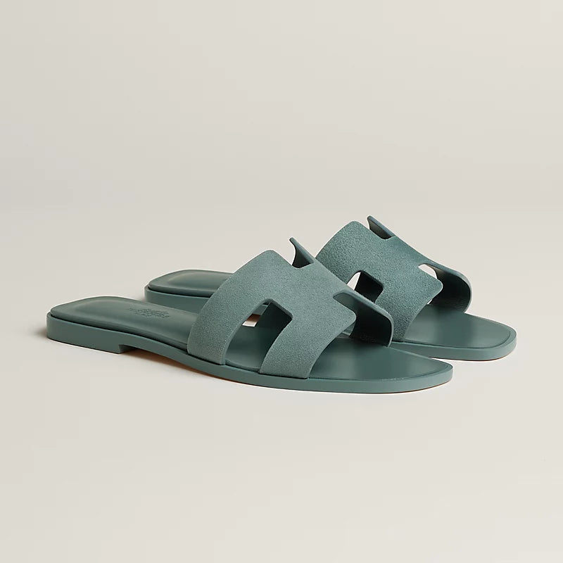 Minimal Dobbel H Logo Slides – Minimal Chic Sandaler