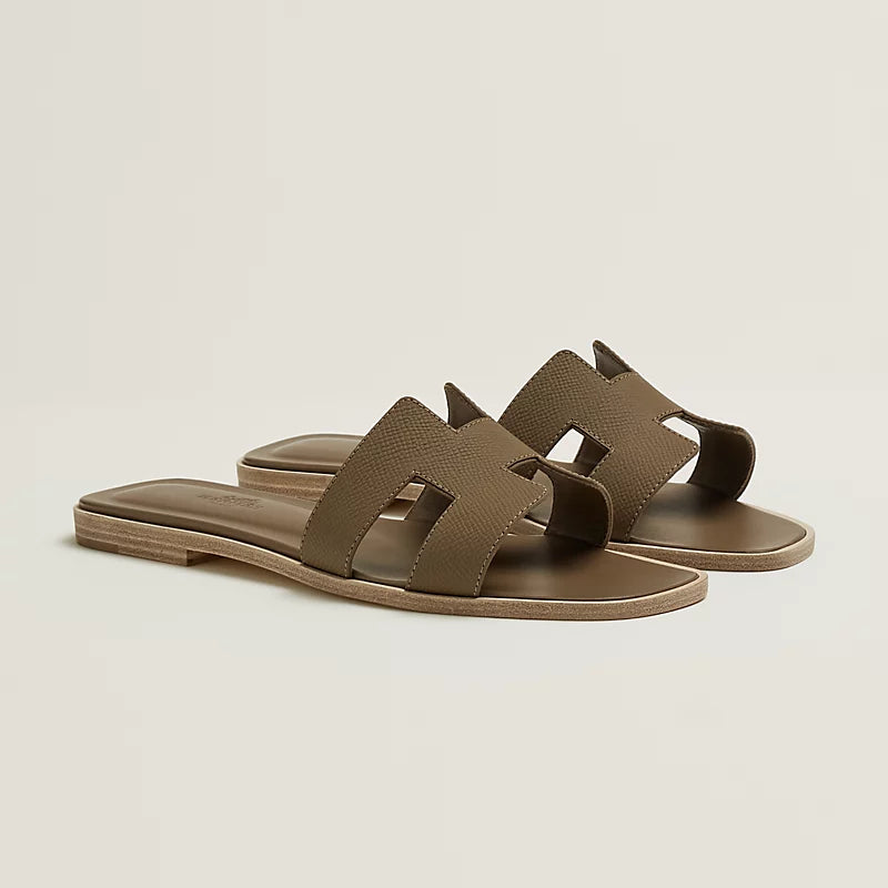 Minimal Dobbel H Logo Slides – Minimal Chic Sandaler