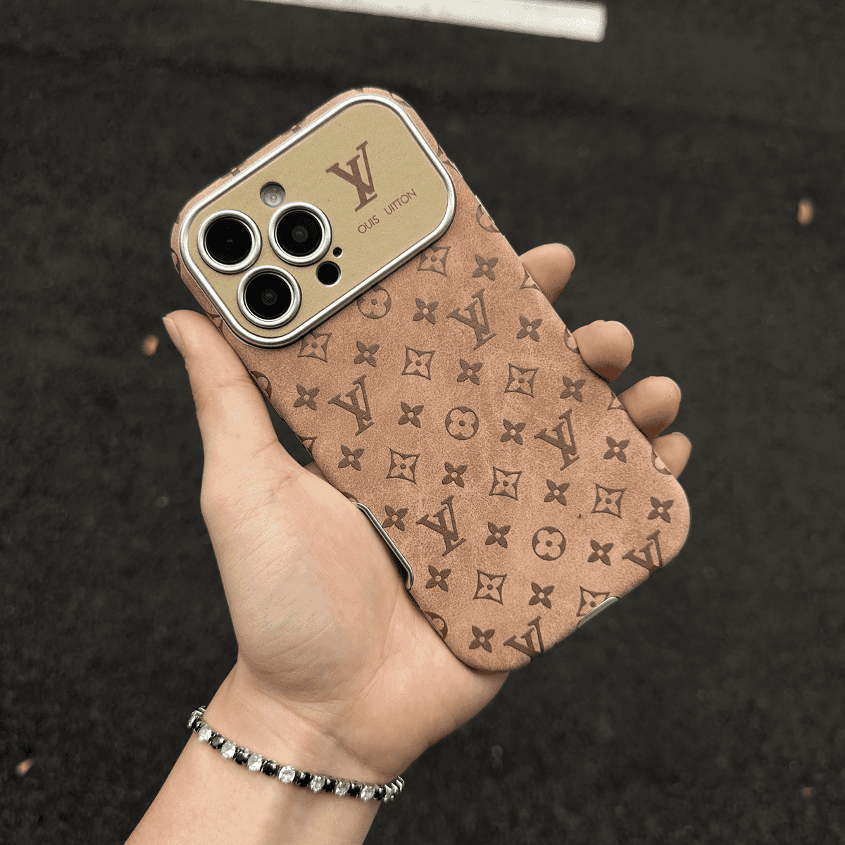 Só Donn & Cás iPhone Leathar Dubh Dath